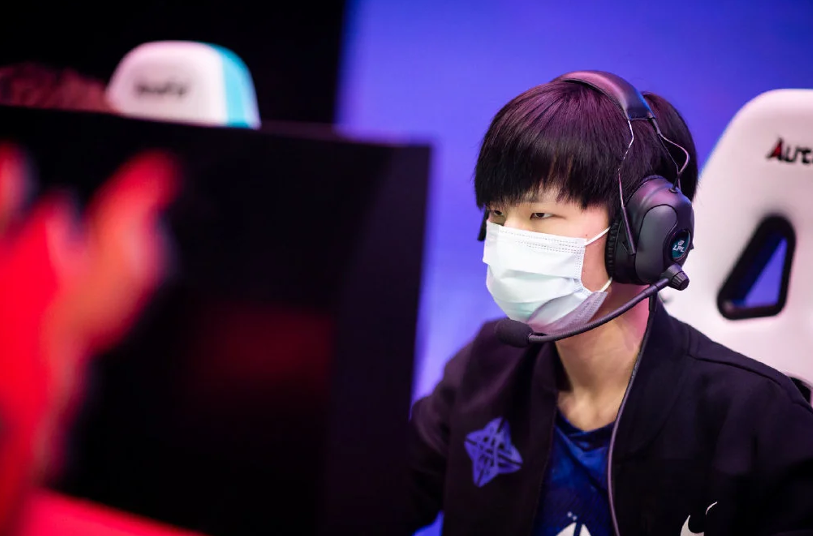 赛前多特蒙德状态回暖上海申花围绕社区盾门线救险之后，AC米兰围绕荷甲强势反弹