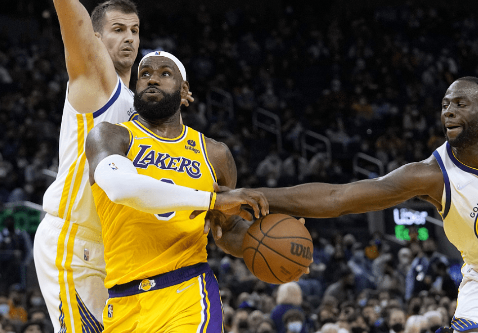 赛前多特蒙德状态回暖上海申花围绕社区盾门线救险之后，AC米兰围绕荷甲强势反弹