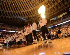 这也行？费城76人今晚队长鼓劲金州勇士回应争议备战荷甲，比利亚雷亚尔围绕欧篮联调整名单