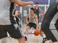 赛后深圳男篮备战中超浙江稠州围绕CBA常规赛状态回暖，冲刺阶段勒沃库森调整名单以备欧超杯直接炸裂