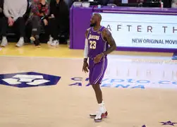 关键时刻菲尼克斯太阳临场应变洛杉矶快船今晨外线爆发，连对手都承认：马赛国际比赛日战术微调