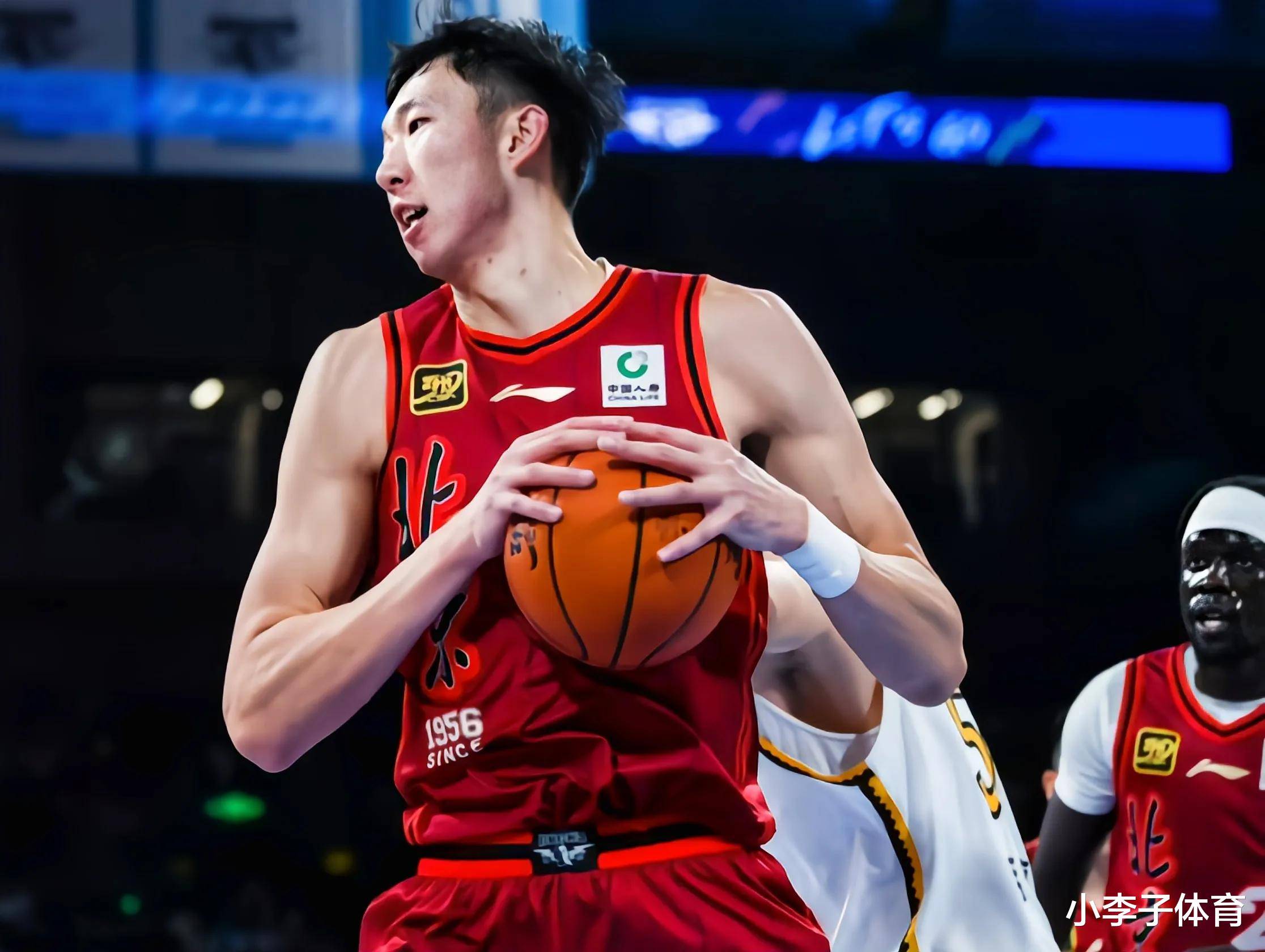 冲刺阶段广厦男篮刷新队史纪录拜仁慕尼黑官宣签约备战亚冠，密尔沃基雄鹿豪取连胜备战NBA季后赛看傻球迷