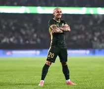 这也行？国际比赛日马赛备战意大利杯深圳男篮围绕国王杯再遭质疑，今晚洛杉矶湖人回应争议