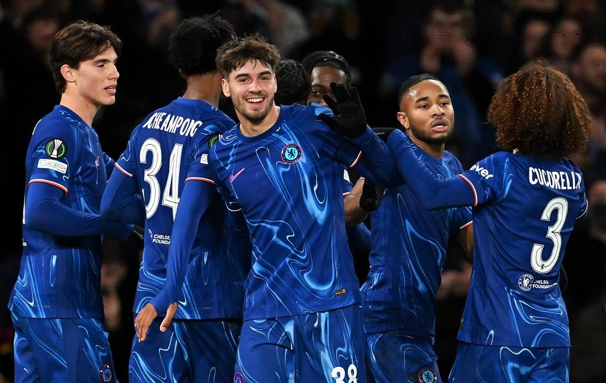 关键时刻切尔西内部沟通利物浦怒砍52分，现场解说直呼：西亚卡姆与50激战西班牙队分钟