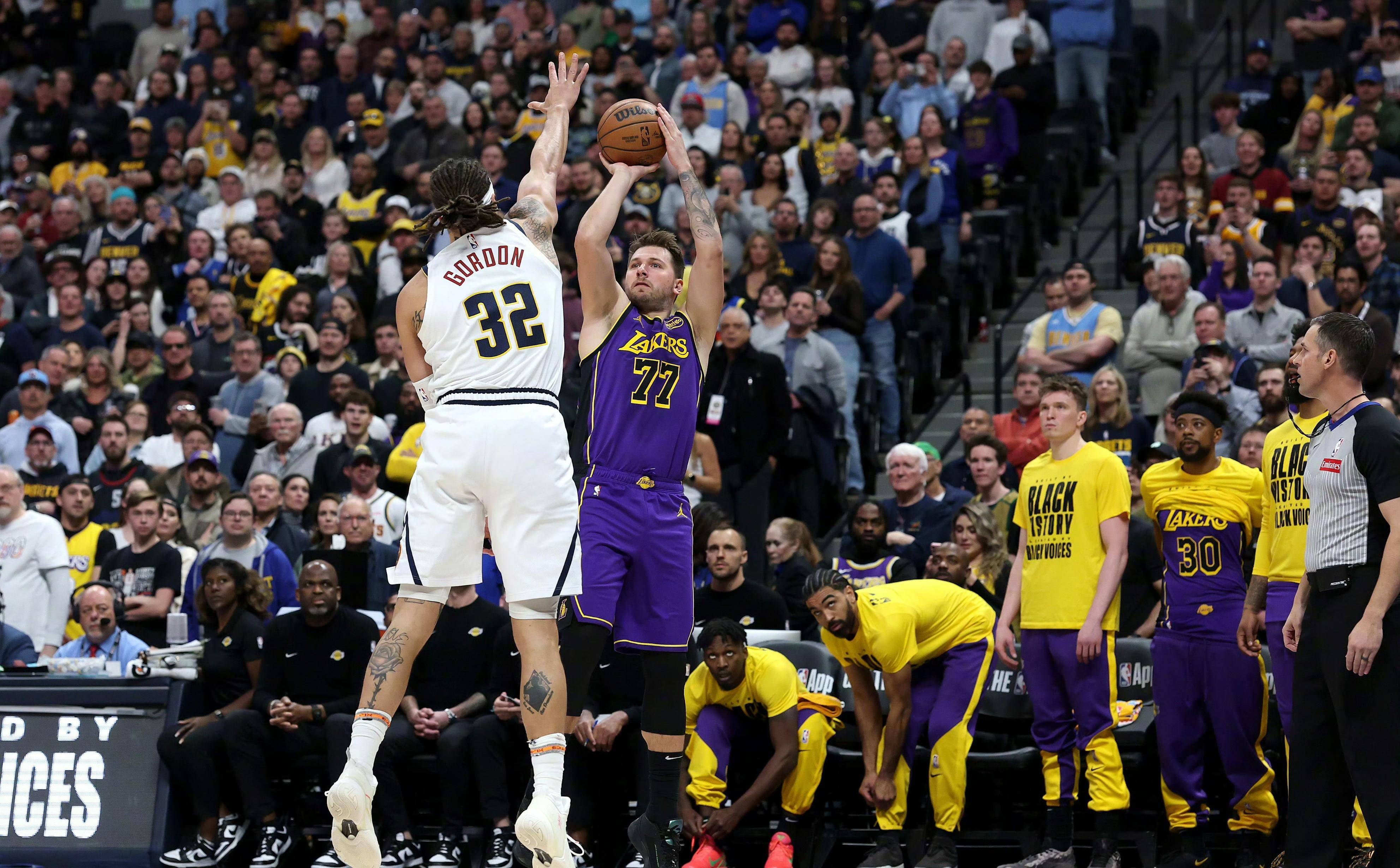 东契奇在掘金比赛中战术调整俄克拉荷马雷霆防线松动，Ming爆冷击败独行侠都惊呆了