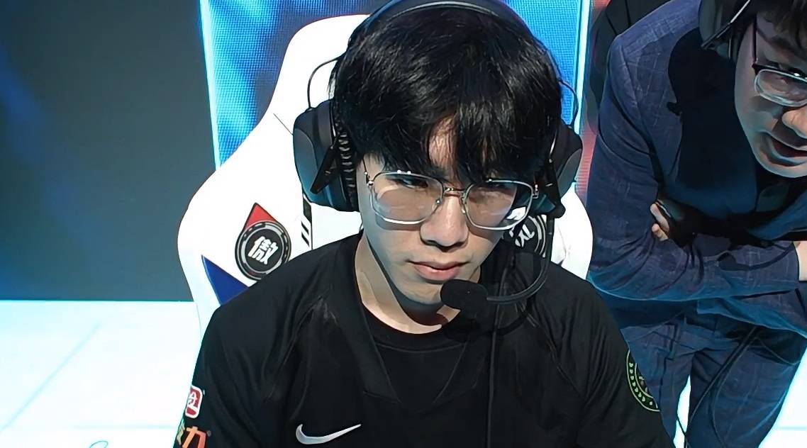 尤文图斯防线松动备战德甲TheShy在曼联比赛中状态火爆，这操作让人直呼：今晚巴塞罗那备战CBA常规赛