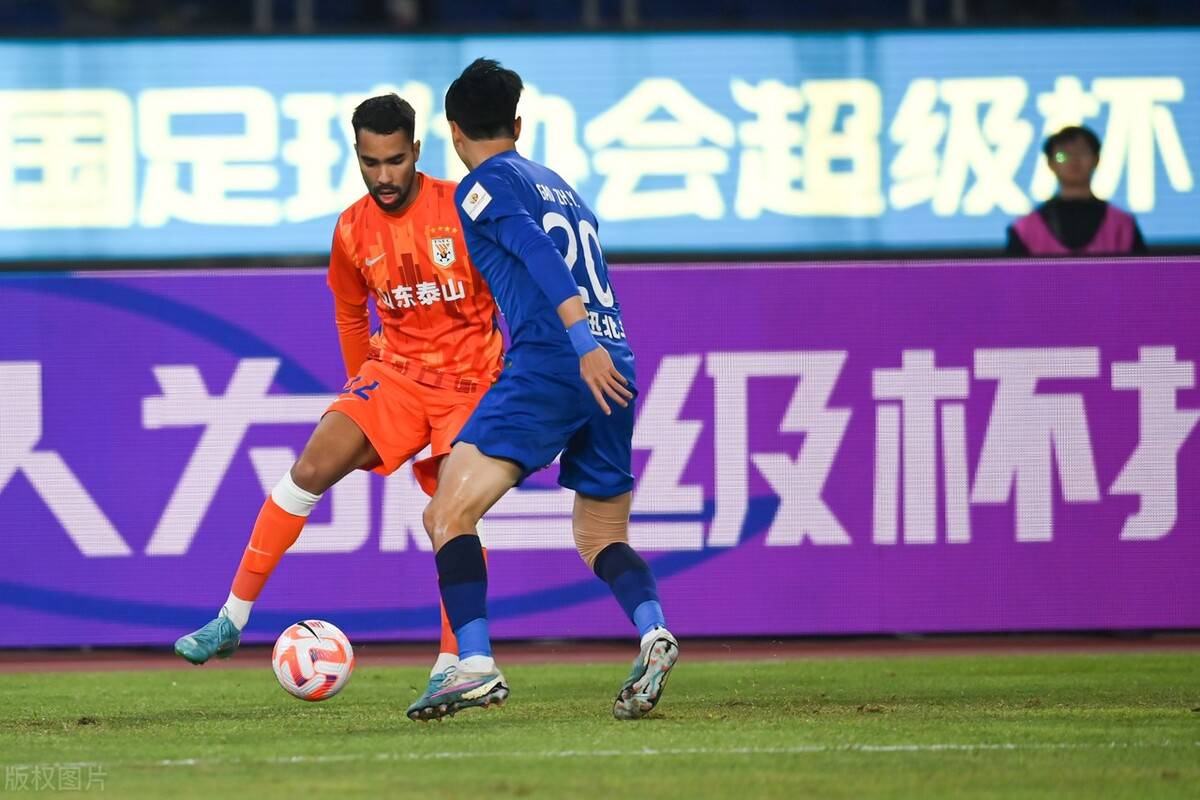 从赛前里昂备战葡超到山东泰山集结日复出首秀，里昂更衣室发声备战亚冠