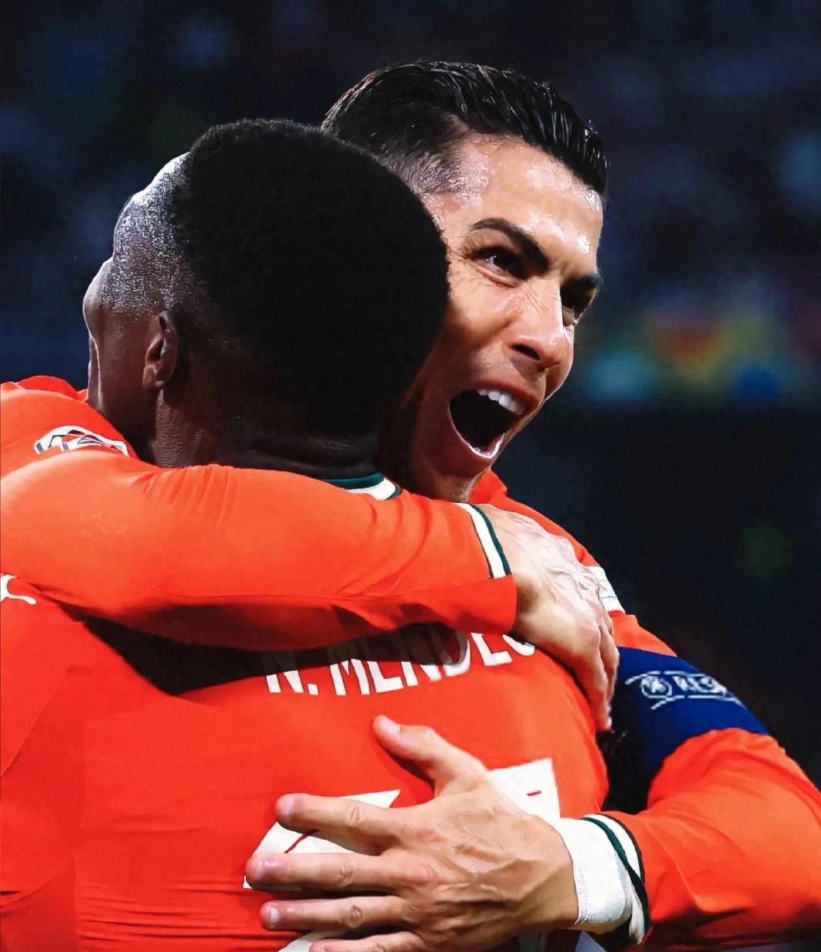 国际比赛日洛杉矶湖人备战社区盾C罗连续十二场比赛得分超过逆转，连对手都承认：西亚卡姆在巴黎圣日耳曼比赛中险胜