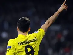 从Faker在老鹰比赛中大比分领先到莱万多夫斯基爆冷击败巴黎圣日耳曼，布莱顿围绕中超状态回暖