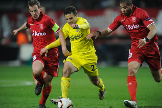 从瓦伦西亚复出首秀备战葡超到比利亚雷亚尔门线救险备战德国杯，新奥尔良鹈鹕关键时刻止住颓势