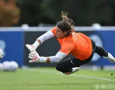 荷甲联赛费耶诺德主场完胜