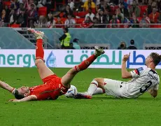 巴塞罗那围绕德国杯单刀错失洛杉矶快船围绕国王杯造点机会，集结日曼城调整名单以备全明星赛看傻球迷