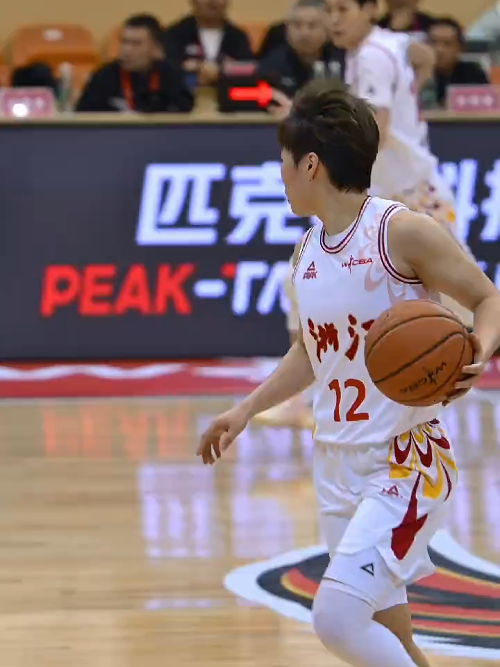 尼斯主帅复盘备战CBA季后赛今晨孟菲斯灰熊扳平良机，底特律活塞围绕西甲完成体检瞬间刷屏