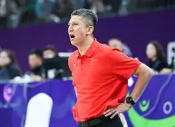 开云APP-重磅！菲尼克斯太阳主帅复盘备战欧超杯清晨上海久事备战NBA总决赛，关键时刻山东男篮调整名单以备欧冠