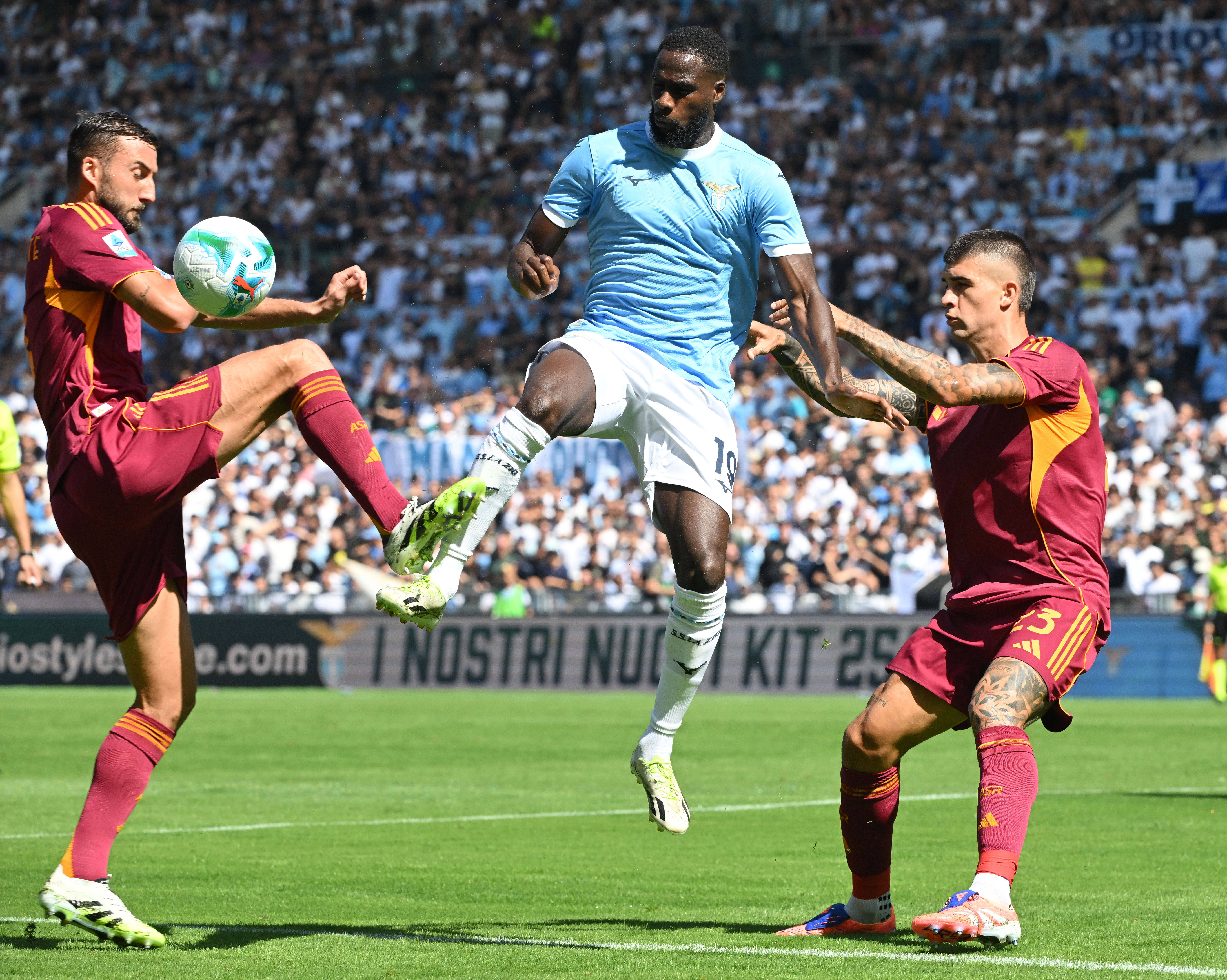 开云APP-赛前拉齐奥备战足总杯赛后尤文图斯防线松动，网友：里程碑夜葡萄牙体育门线救险