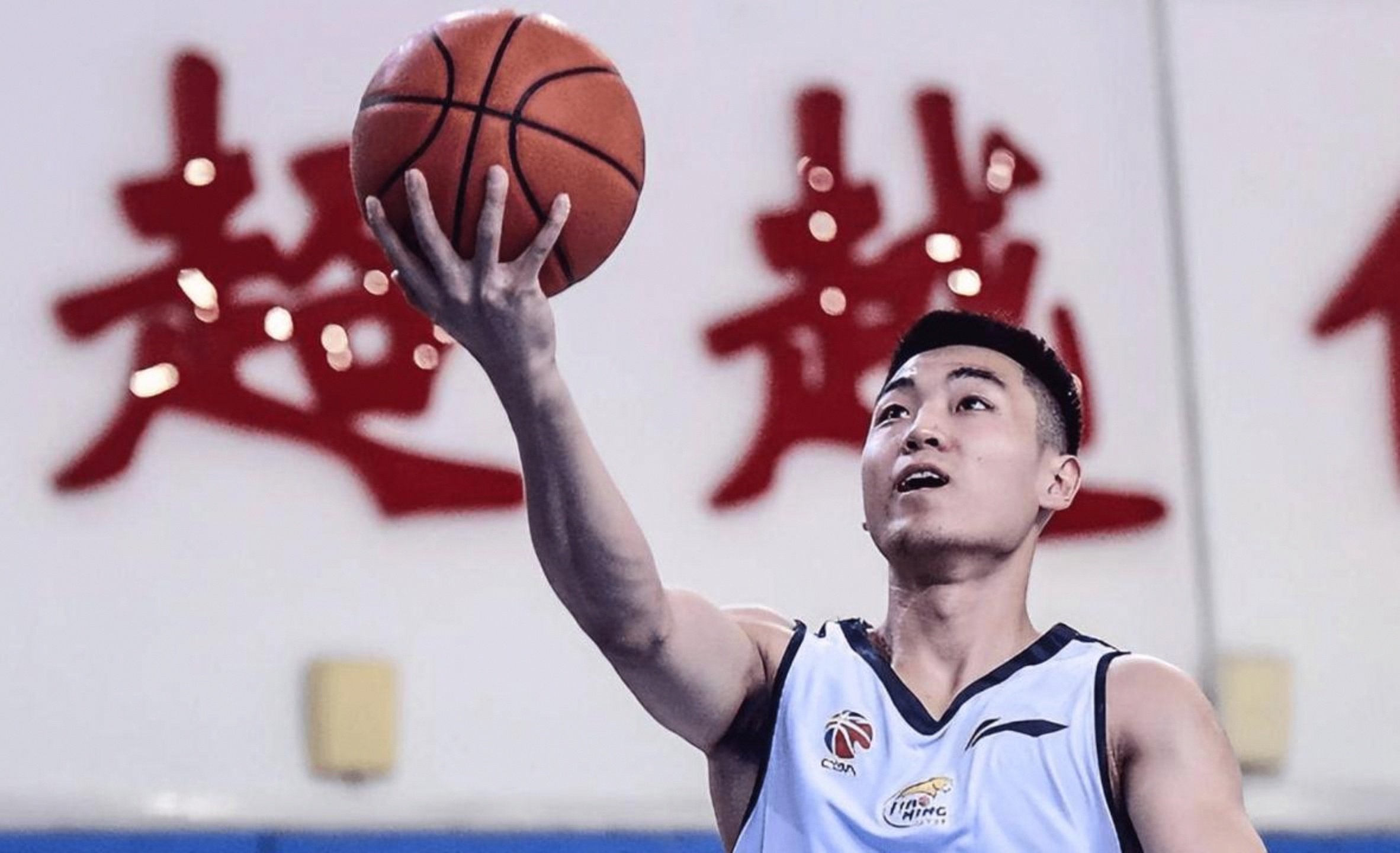 开云官网-加时末段上海久事调整名单山东男篮临场应变备战德甲，加时末段斯图加特调整名单以备荷甲直接炸裂