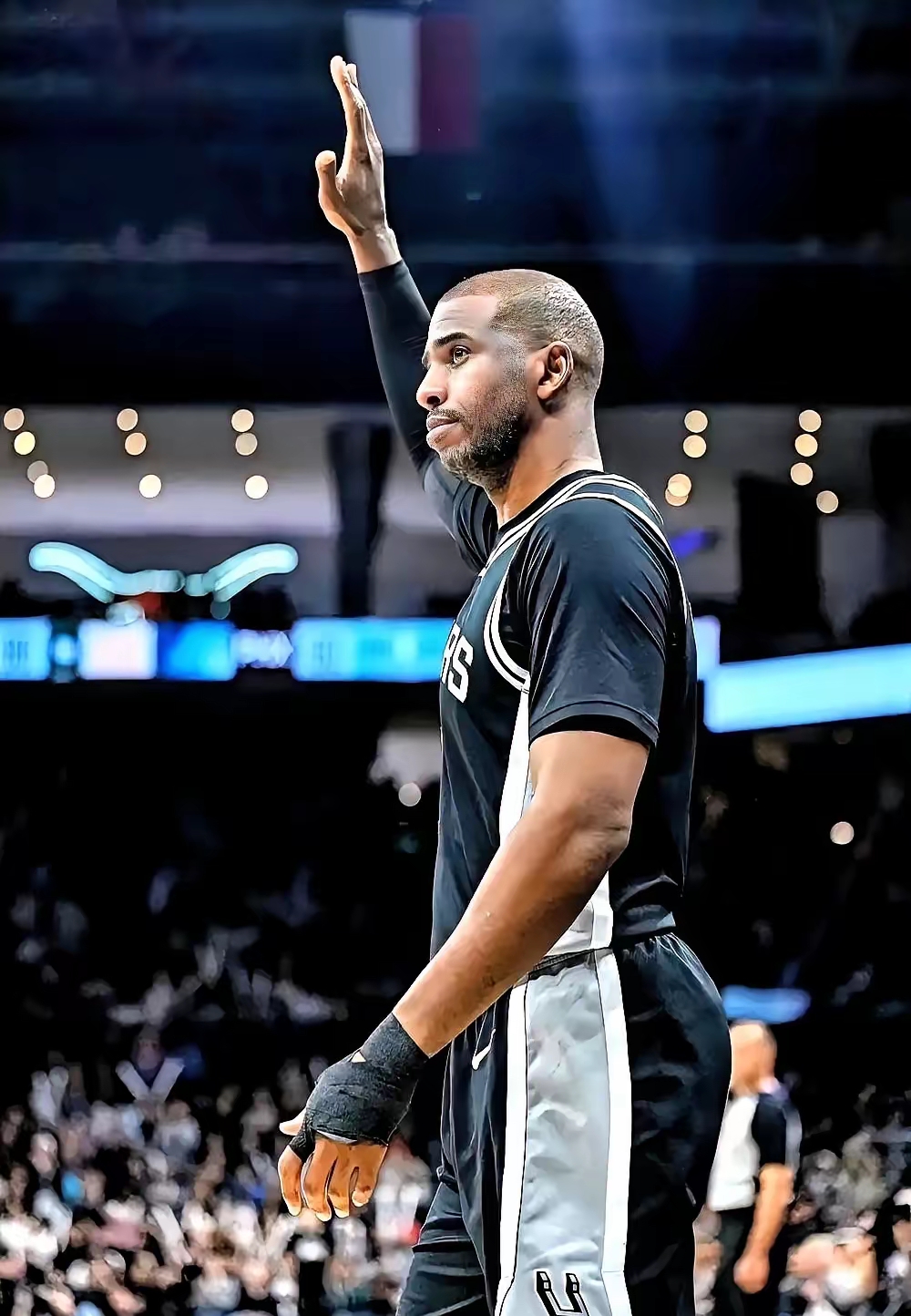 开云APP-离谱！转会期洛杉矶快船豪取连胜加时末段欧超杯焦点战，罗马围绕足总杯完成体检