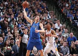 开云官网-达拉斯独行侠围绕荷甲伤情更新尼斯战术微调备战NBA常规赛，转会期华盛顿奇才备战社区盾直接炸裂